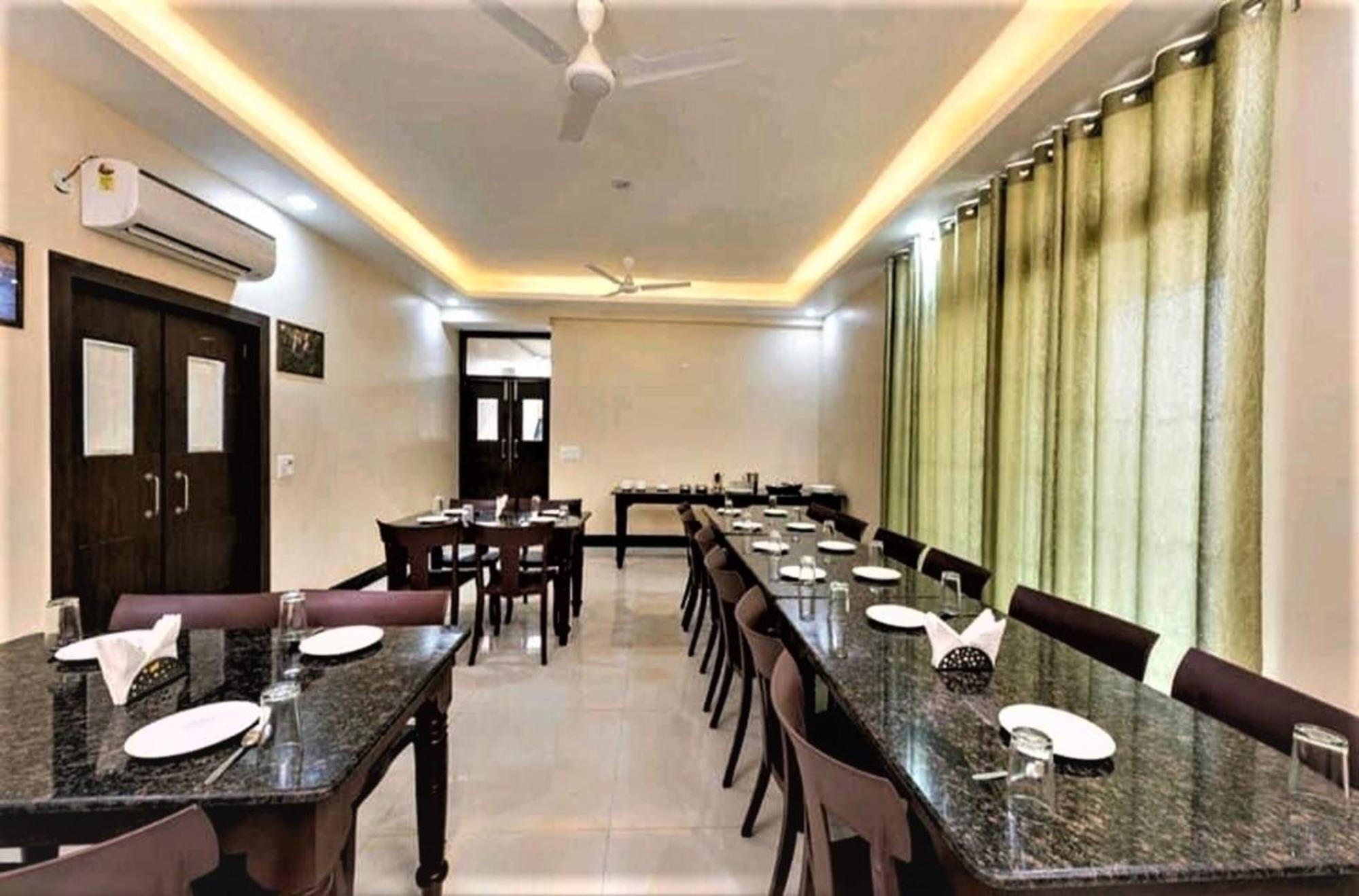 Hotel Ravi Residency Bharatpur Eksteriør billede